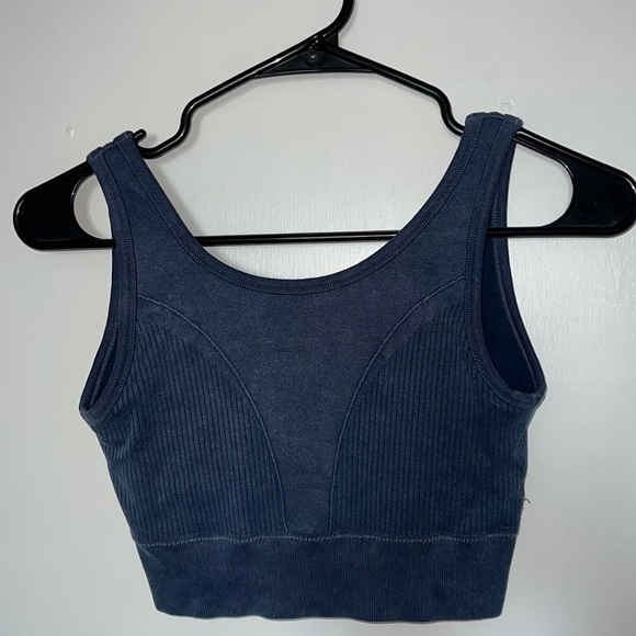 Morera workout top- crop top- size L - fits like a medium or small - navy - Picture 1 of 3